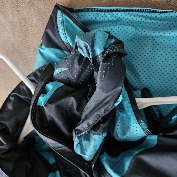 Lululemon Pack-It Vest In Back Spin Stroke Peacock Blue Black - Picture 11 of 12